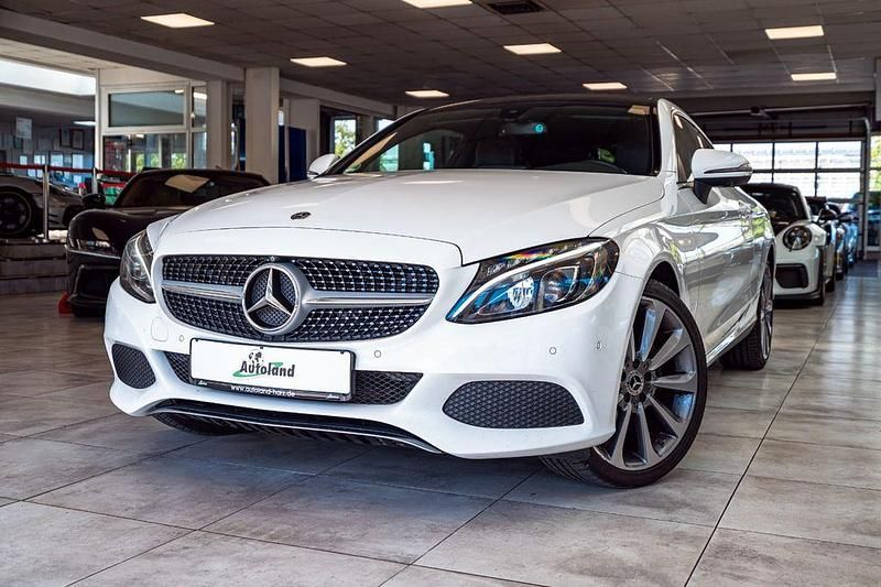 Weiß Gebraucht 2018 Mercedes C180 Coupé | 20.980 € (Fairer Preis) - Bild 1/3