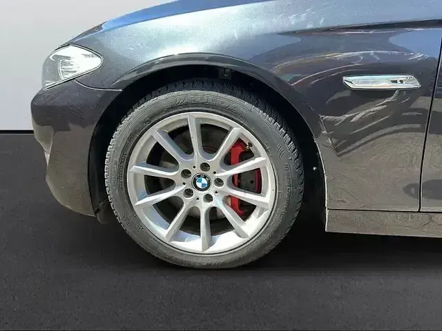 Gebraucht BMW 530 Sport Line 258 PS (189 kW) 2012 Grau Limousine