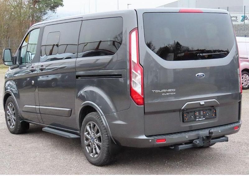 Gebraucht Ford Tourneo Titanium X 185 PS (136 kW) 2021 Grau Van / Kleinbus