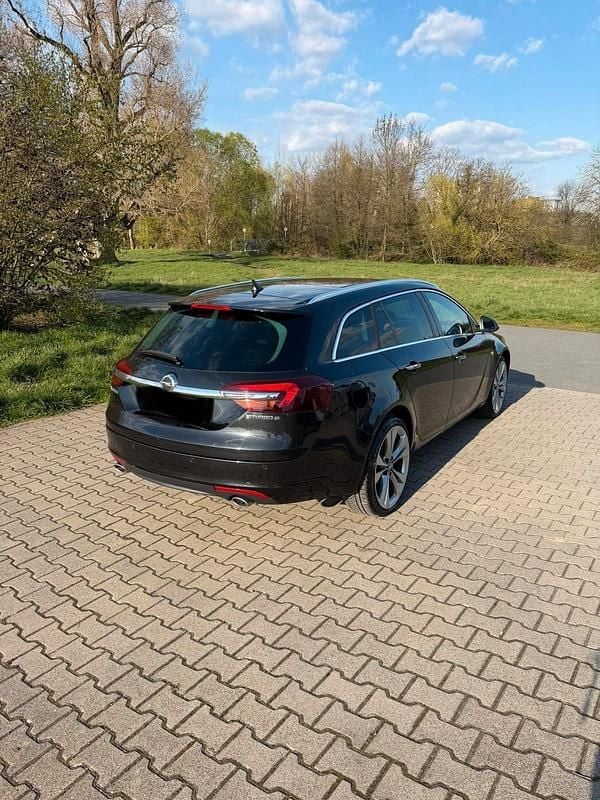 Gebraucht Opel Insignia 195 PS (143 kW) 2013 Schwarz Kombi