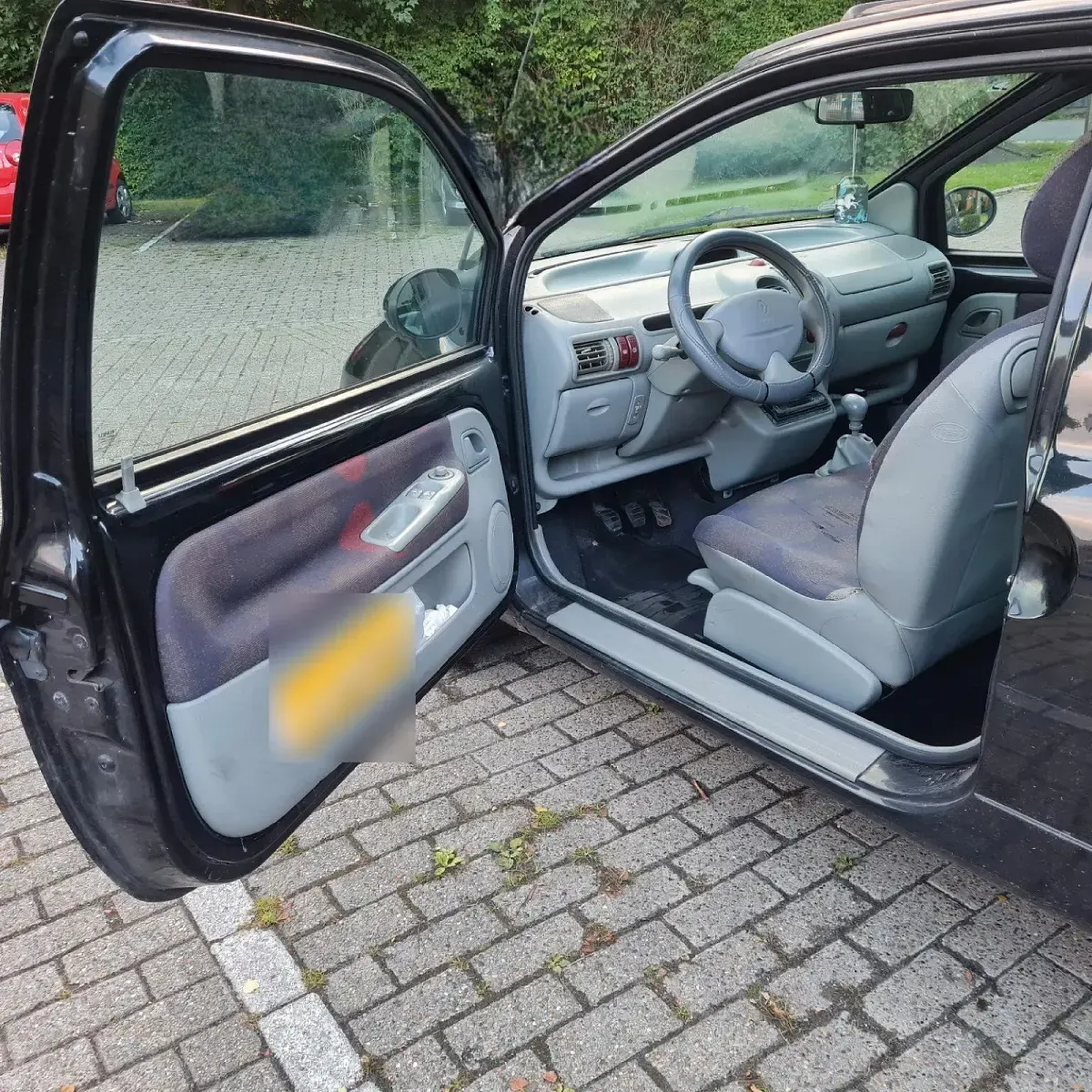 Używany Renault Twingo 58 KM (42 kW) 2002 Czarny Hatchback