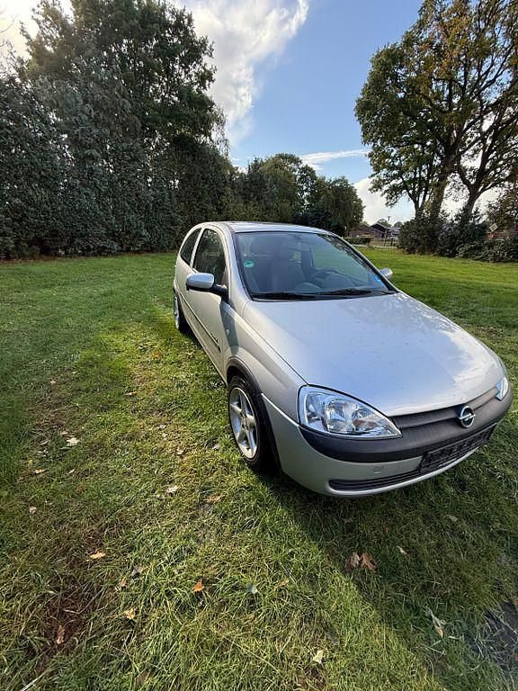 Silber Gebraucht 2002 Opel Corsa Eco Limousine | 900 € (Superpreis) - Bild 1/4
