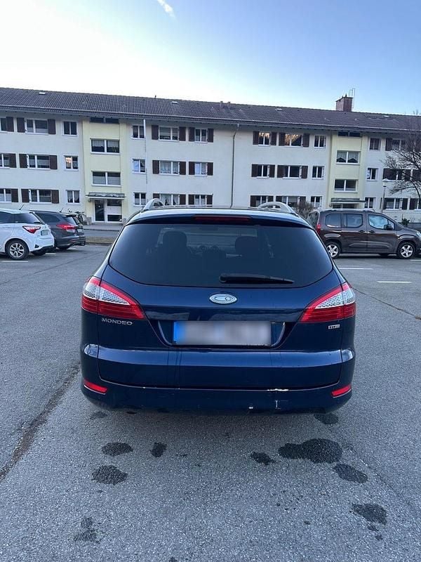Gebraucht Ford Mondeo Trend 140 PS (102 kW) 2010 Blau Kombi