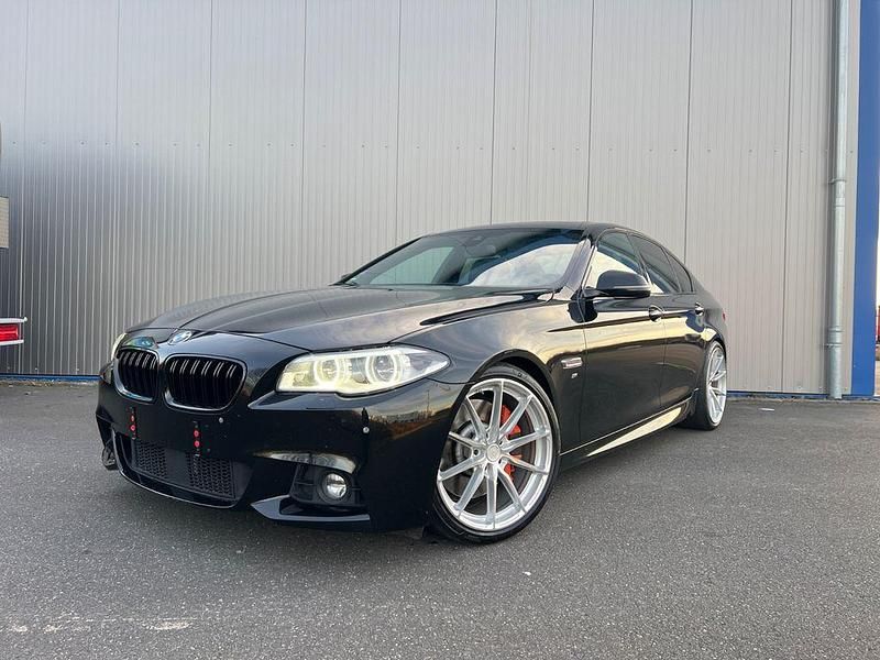 Schwarz Gebraucht 2015 BMW 550 Performance Limousine | 21.500 € (Fairer Preis) - Bild 1/4
