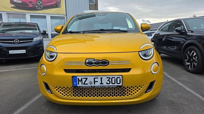 Neu Fiat 500 65 PS (47 kW) 2026 Gelb Kleinwagen