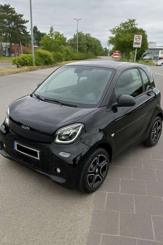 Schwarz Gebraucht 2020 Smart ForTwo Electric Drive Prime Coupé | 11.400 € (Fairer Preis) - Bild 1/4