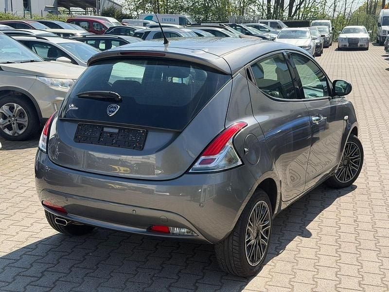 Brugt Lancia Ypsilon 69 HK (50 kW) 2018 Grå Hatchback
