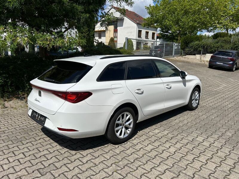Gebraucht Seat Leon Style 150 PS (110 kW) 2023 Weiß Limousine