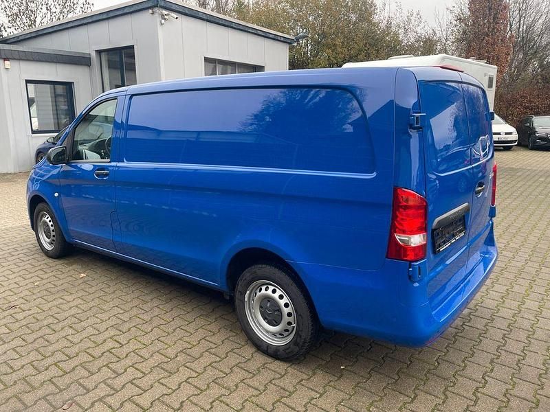 Gebraucht Mercedes Vito 163 PS (119 kW) 2019 Blau Van