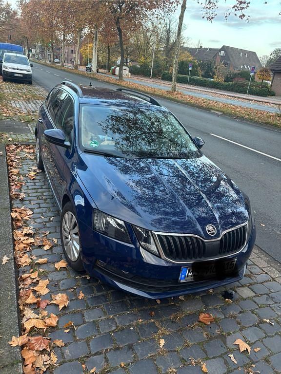 Blau Gebraucht 2018 Skoda Octavia Style Kombi | 10.600 € (Guter Preis) - Bild 1/4