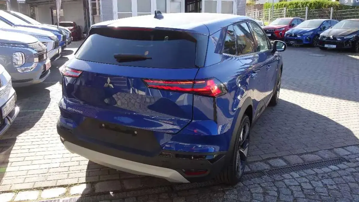 Neu Mitsubishi Grandis Diamant Edition 141 PS (103 kW) 2026 Blau SUV