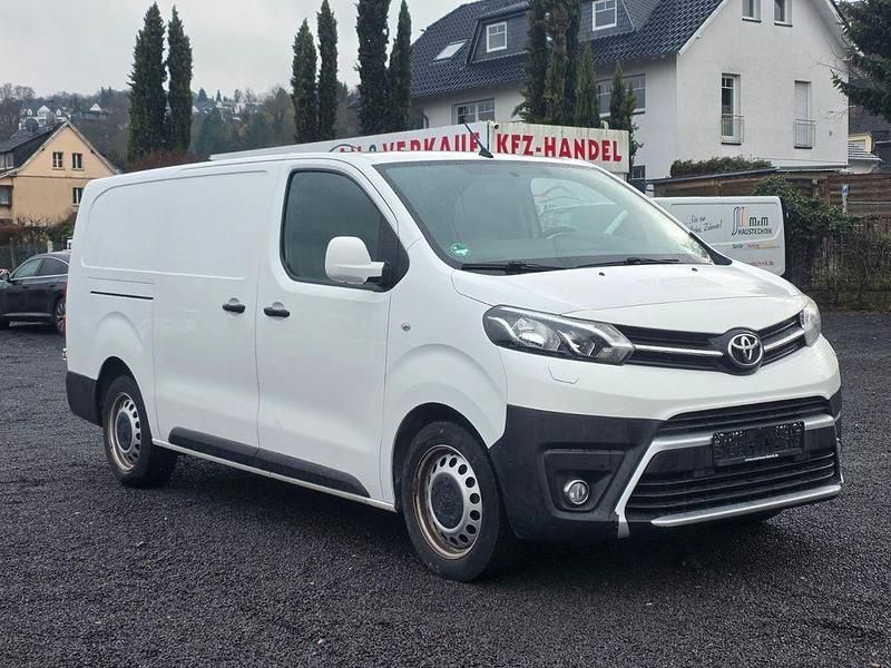 Gebraucht Toyota Proace 122 PS (89 kW) 2018 Weiß Van / Kleinbus
