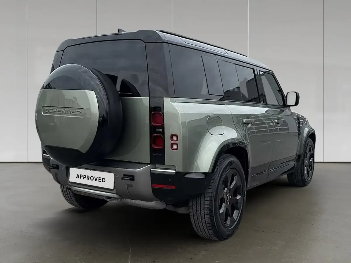 Gebraucht Land Rover Defender SE Dynamic 304 PS (223 kW) 2025 Pangea green SUV