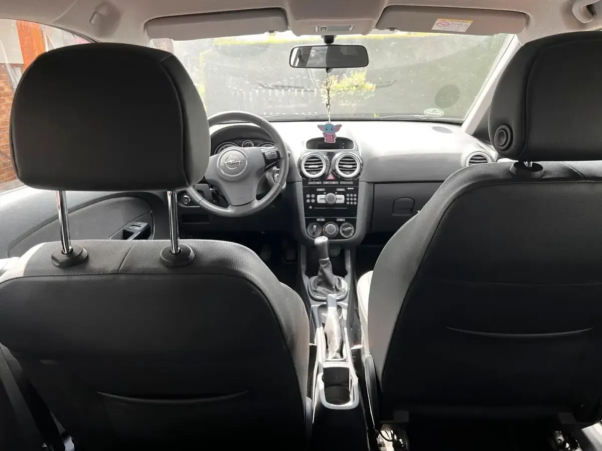 Gebraucht Opel Corsa 69 PS (50 kW) 2014 Silber Kleinwagen