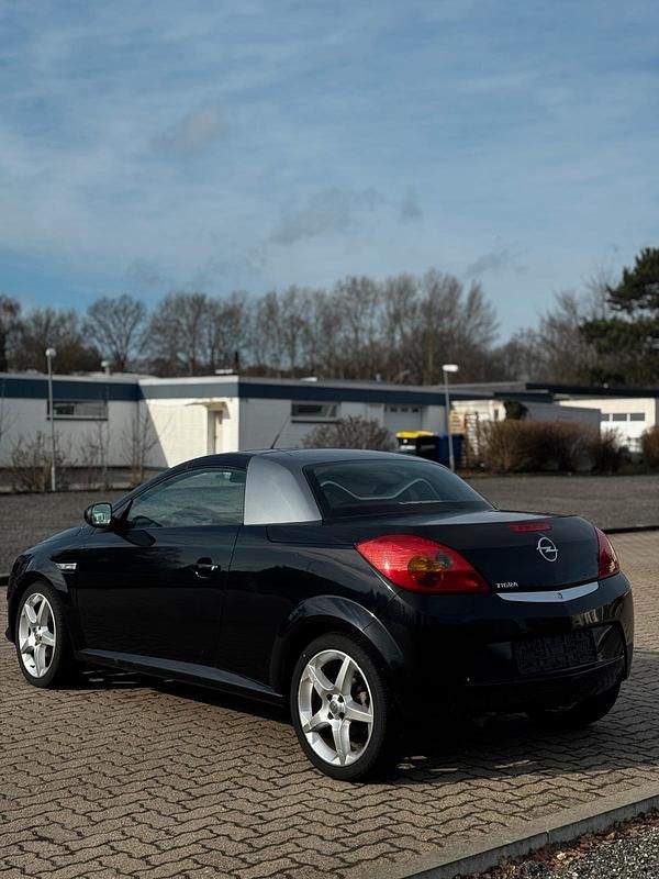 Gebraucht Opel Tigra 90 PS (66 kW) 2004 Schwarz Cabrio