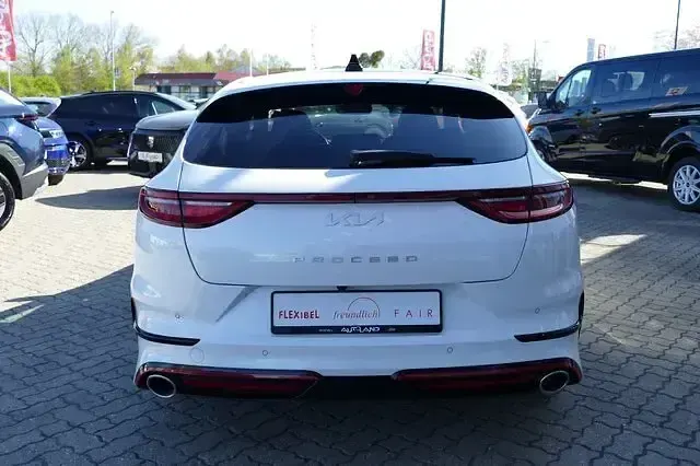 Używany Kia ProCeed GT 204 KM (150 kW) 2022 Biały Kombi