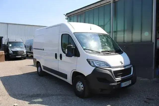 Gebraucht Peugeot Boxer Avantage 140 PS (102 kW) 2021 Banquise Van