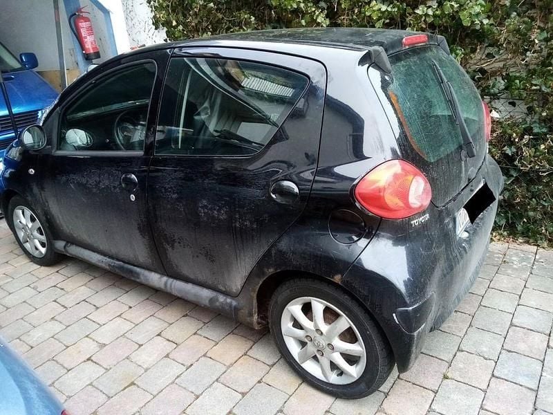 Gebraucht Toyota Aygo 68 PS (50 kW) 2006 Schwarz Kleinwagen