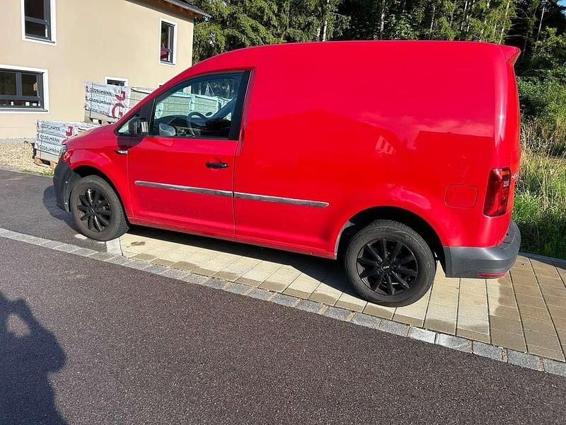 Gebraucht VW Caddy Edition 102 PS (75 kW) 2019 Rot Van / Kleinbus