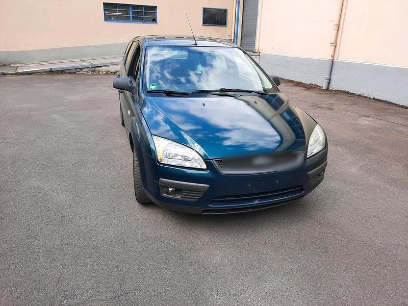 Grün Gebraucht 2006 Ford Focus Kombi | 1.100 € (Superpreis) - Bild 1/4