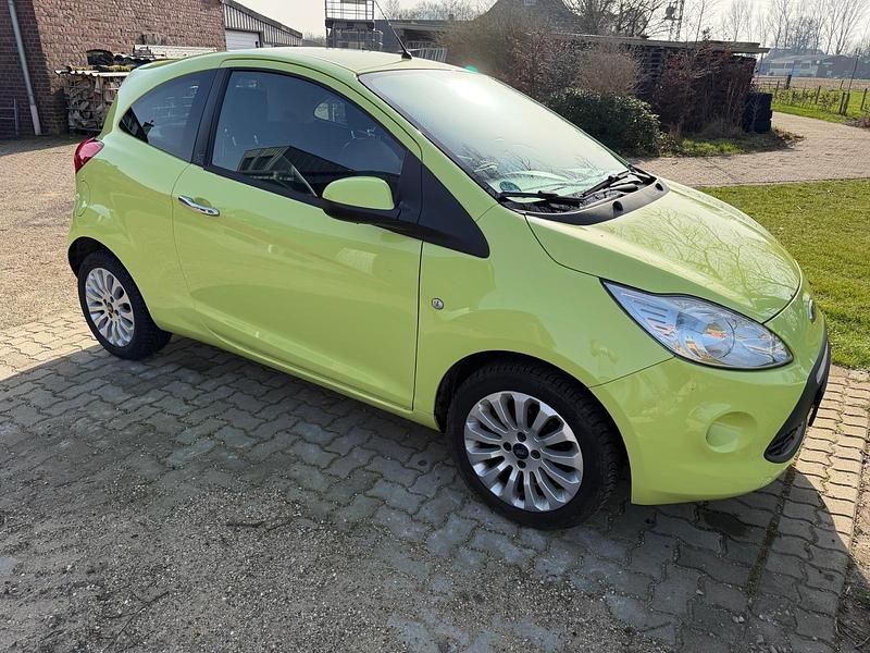 Gebraucht Ford Ka Titanium 69 PS (50 kW) 2014 Grün Kleinwagen