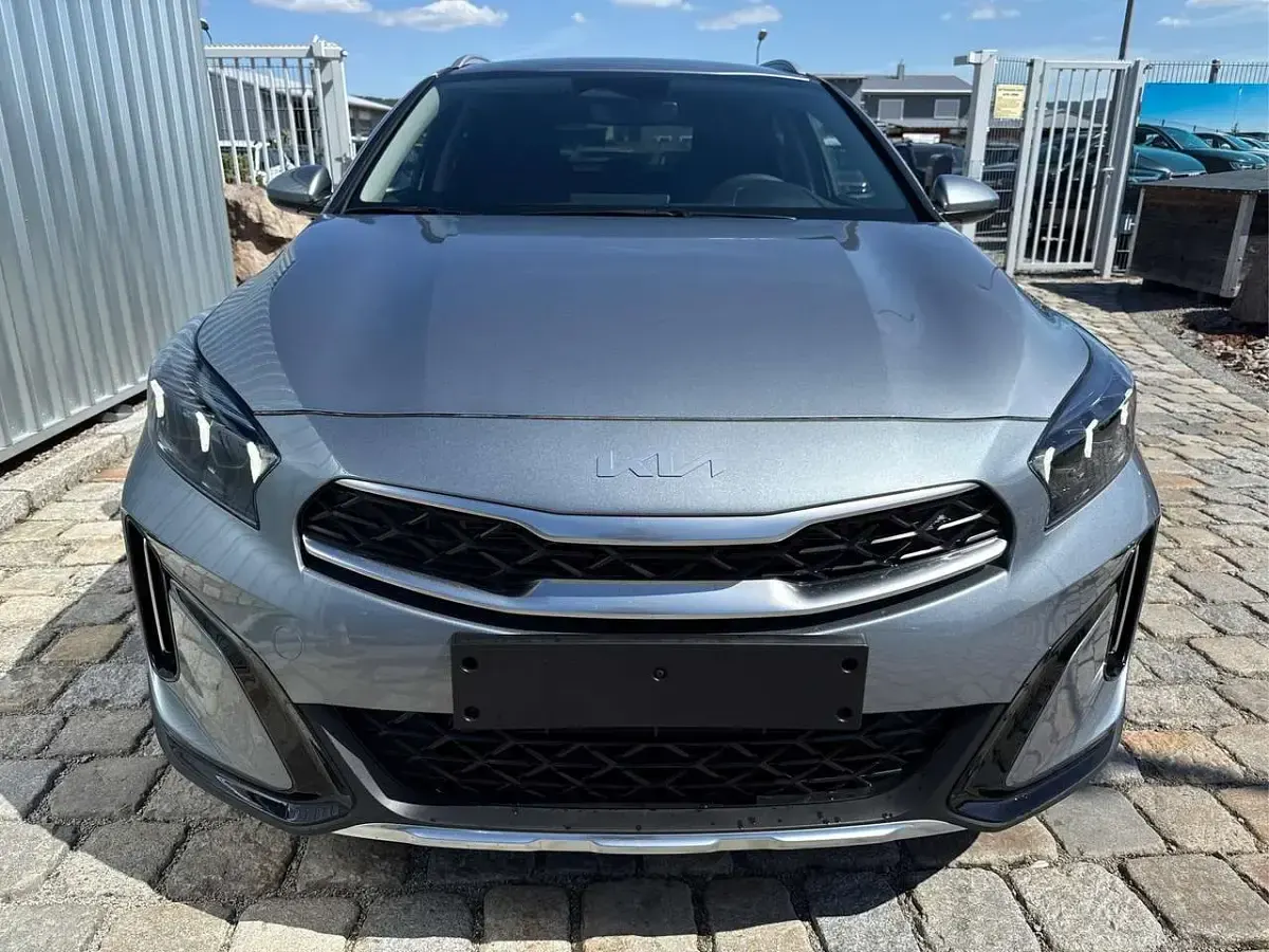 Neu Kia XCeed Style 150 PS (110 kW) 2026 Lunarsilber metallic SUV