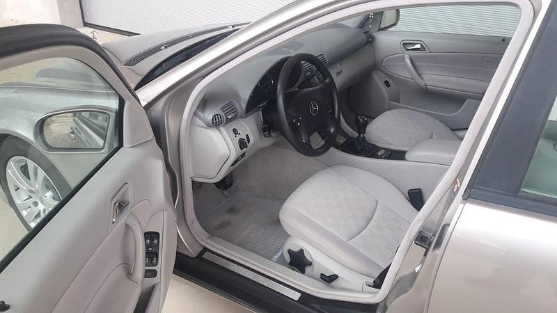 Gebraucht Mercedes C180 Classic 143 PS (105 kW) 2004 Beige Limousine