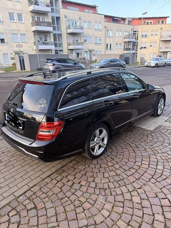 Gebraucht Mercedes C220 Edition 170 PS (125 kW) 2014 Schwarz Kombi