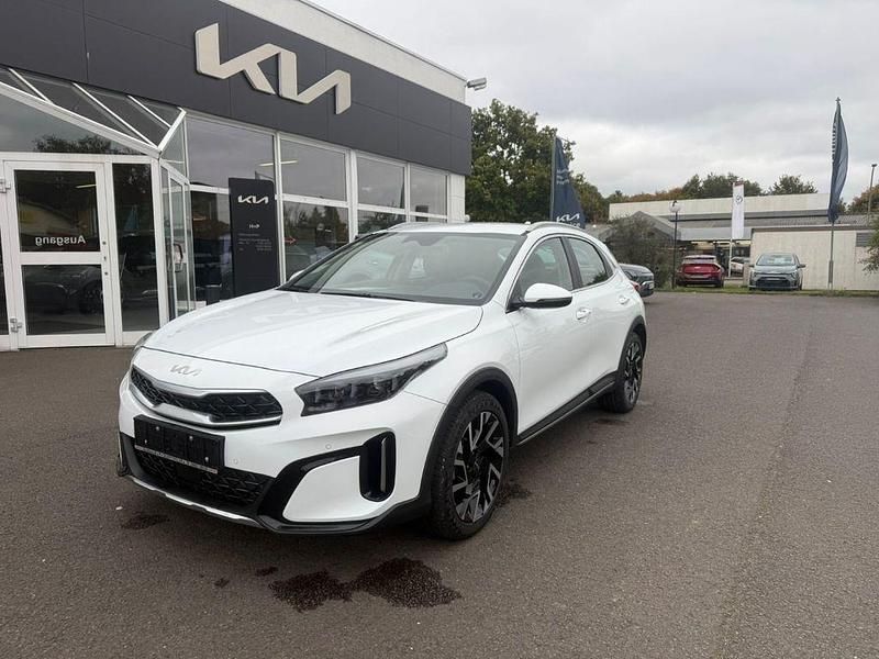 Weiß Neu 2025 Kia XCeed SUV | 31.990 € (Etwas zu teuer) - Bild 1/4