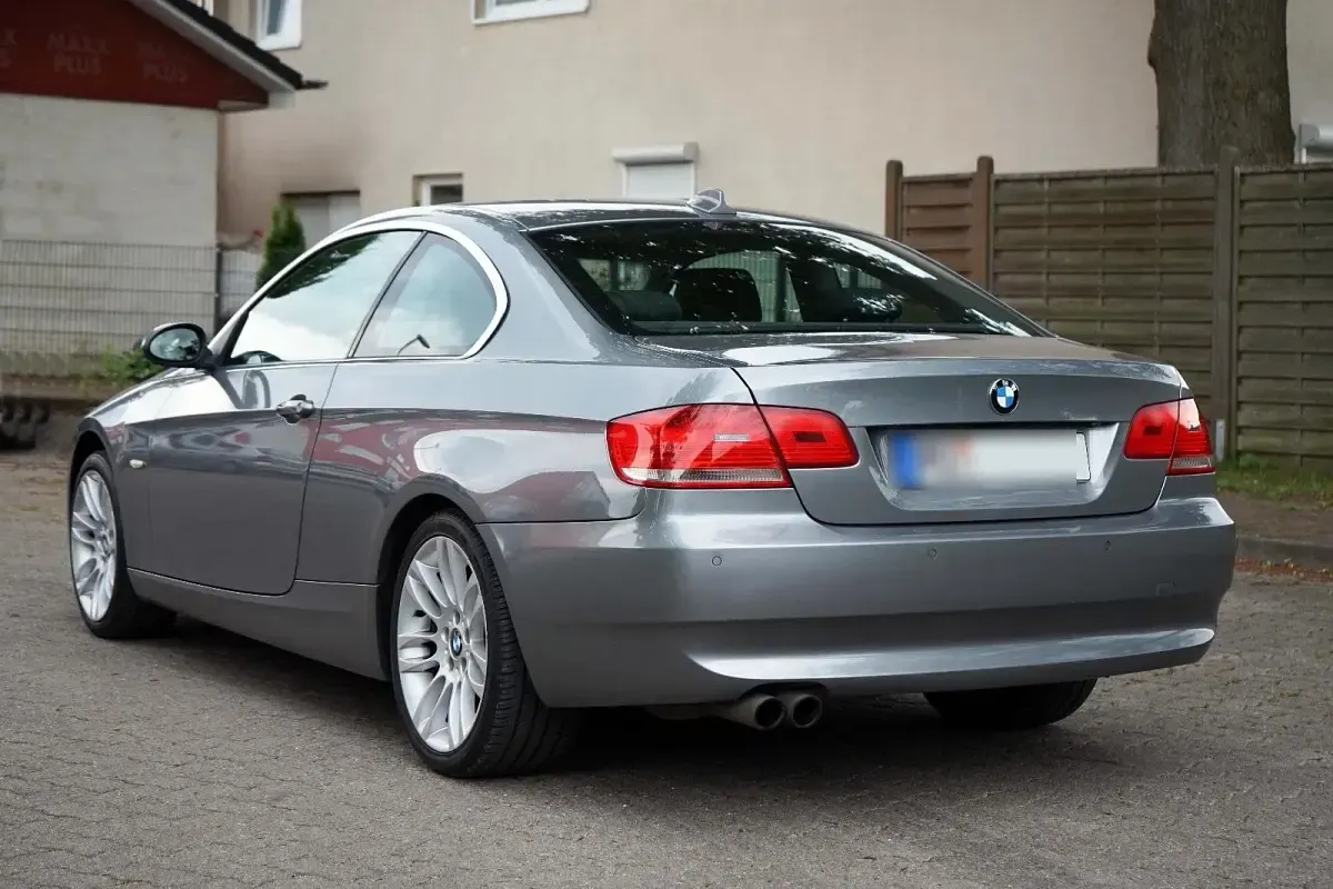 Gebraucht BMW 325 218 PS (160 kW) 2008 Silber Coupé