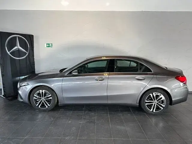 Gebraucht Mercedes A220 Progressive 190 PS (139 kW) 2024 Lack mountaingrau Limousine