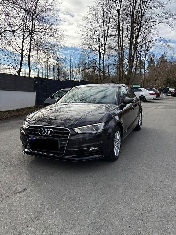 Gebraucht Audi A3 Ambiente 150 PS (110 kW) 2014 Braun Limousine