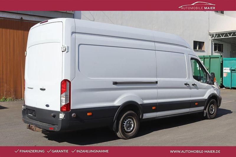Second-hand Ford Transit 170 CP (125 kW) 2017 Alb Monovolum