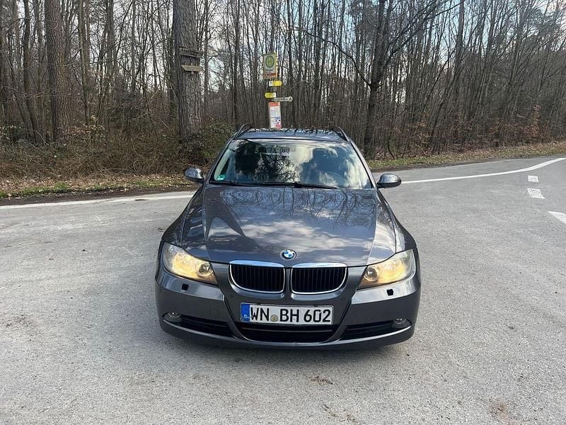 Gebraucht BMW 318 143 PS (105 kW) 2008 Grau Kombi