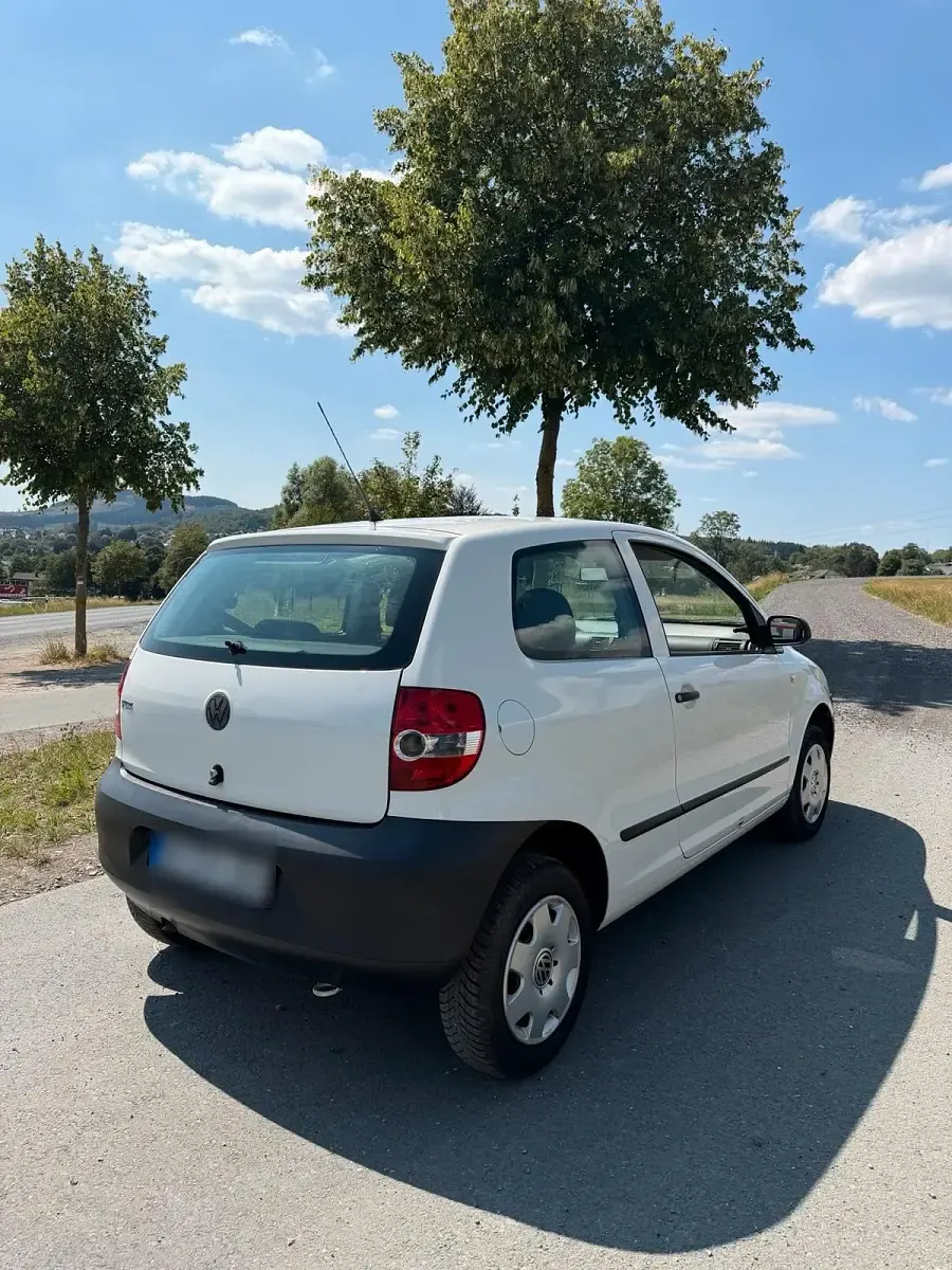 Gebraucht VW Fox 54 PS (39 kW) 2007 Weiß Kleinwagen