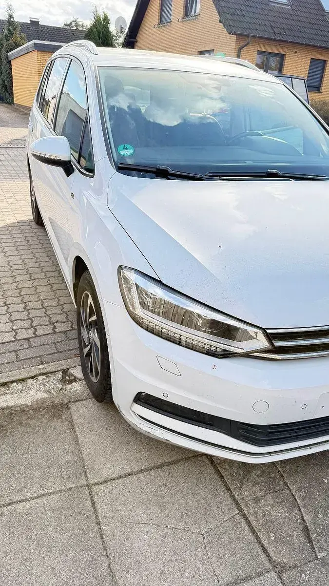 Używany VW Touran Join 116 KM (85 kW) 2018 Biały Minivan