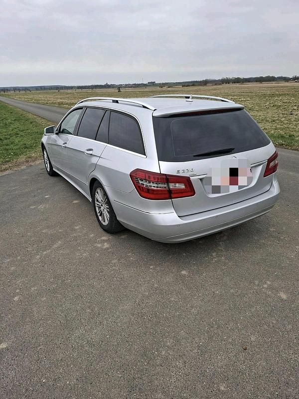 Gebraucht Mercedes E220 2010 Silber Kombi