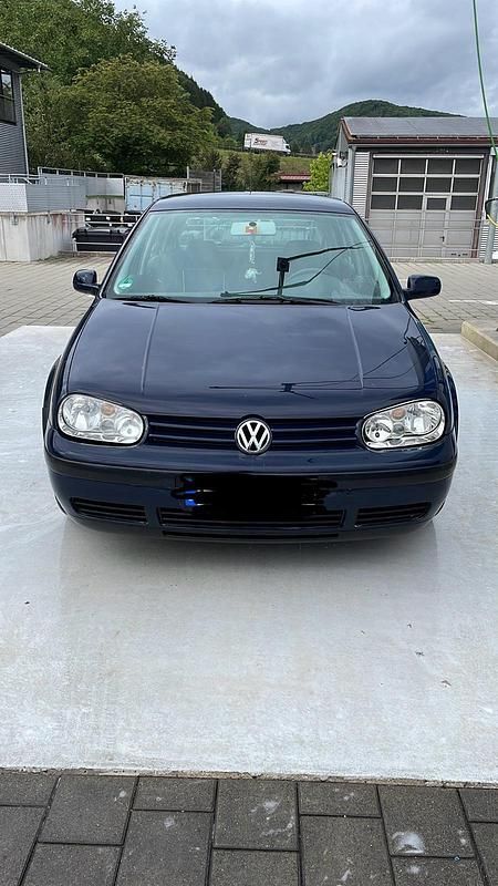 Gebraucht VW Golf IV 75 PS (55 kW) 2001 Blau Kleinwagen