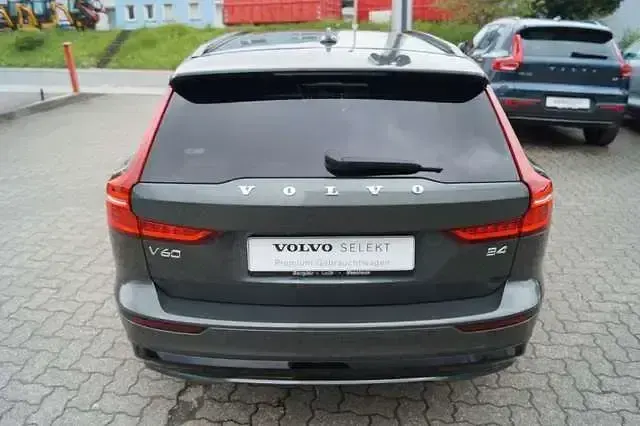 Gebraucht Volvo V60 Plus 197 PS (144 kW) 2025 Forest lake Kombi