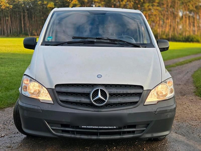 Weiß Gebraucht 2013 Mercedes Vito Van / Kleinbus | 4.499 € (Superpreis) - Bild 1/4