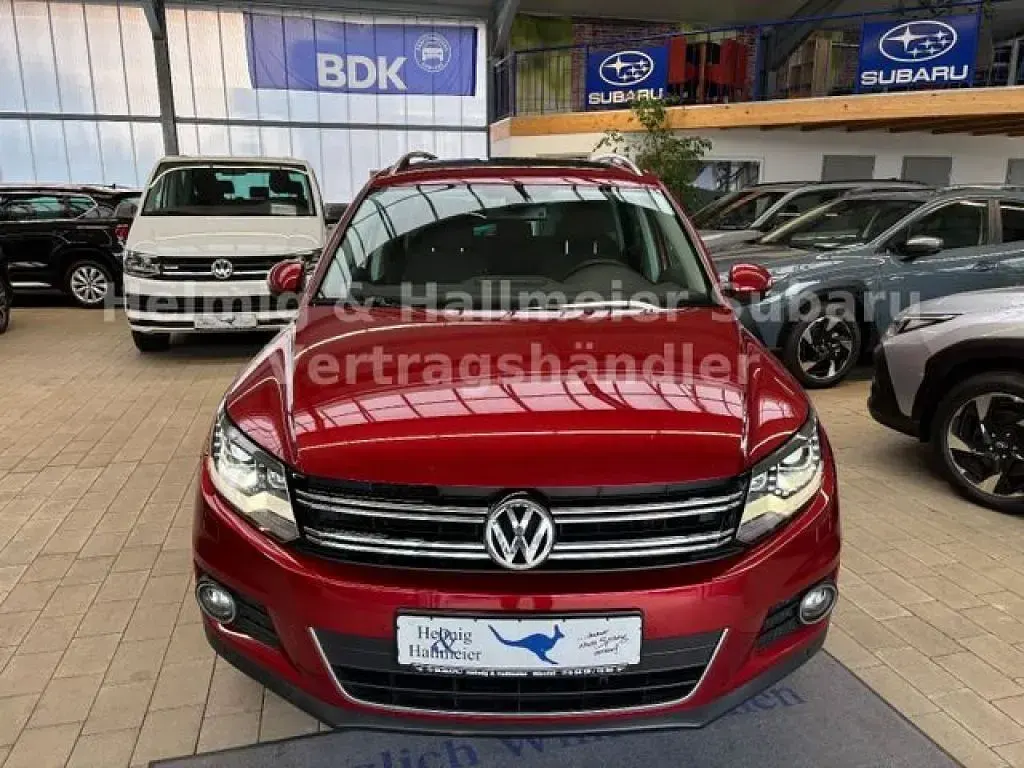 Gebraucht VW Tiguan Sportline 140 PS (102 kW) 2012 Rot SUV