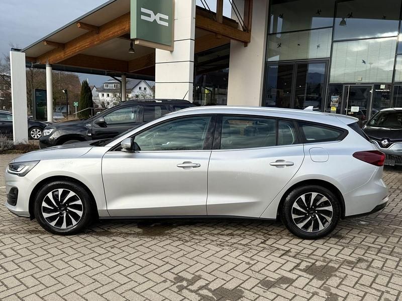 Gebraucht Ford Focus Titanium 116 PS (85 kW) 2023 Polarsilber metallic Kombi