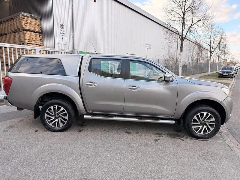 Gebraucht Nissan Navara Acenta 190 PS (139 kW) 2016 Grau Pickup