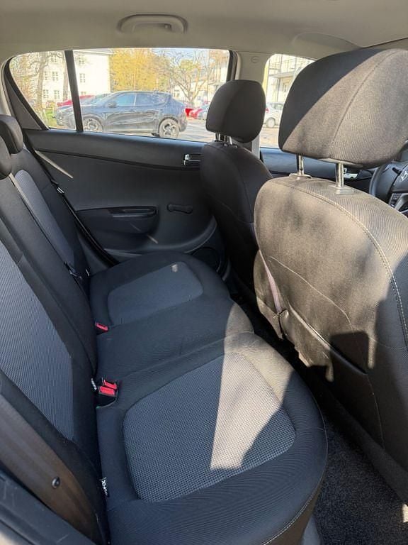 Gebraucht Hyundai i20 Classic 86 PS (63 kW) 2012 Grau Kleinwagen