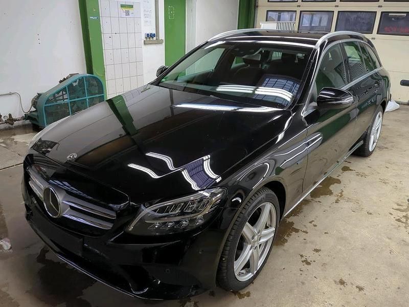 Gebraucht Mercedes C300e 306 PS (225 kW) 2020 Schwarz Kombi