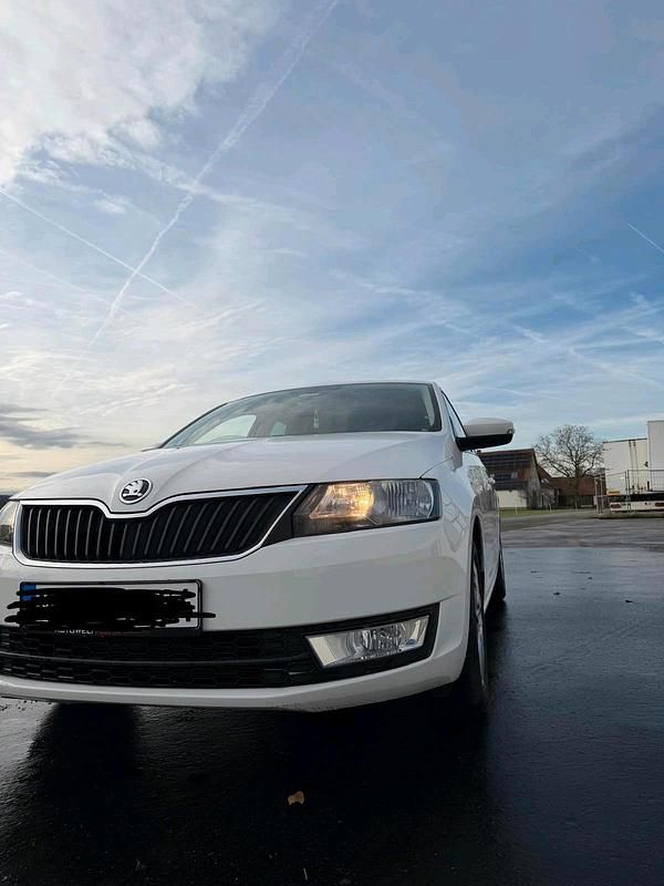 Gebraucht Skoda Rapid 90 PS (66 kW) 2016 Weiß Kleinwagen