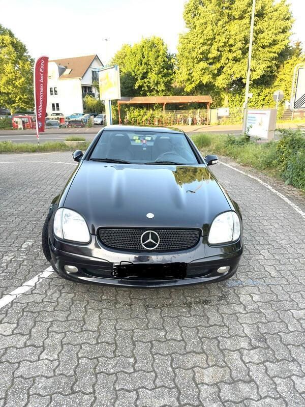 Schwarz Gebraucht 2002 Mercedes SLK200 Cabrio | 4.500 € (Etwas zu teuer) - Bild 1/4