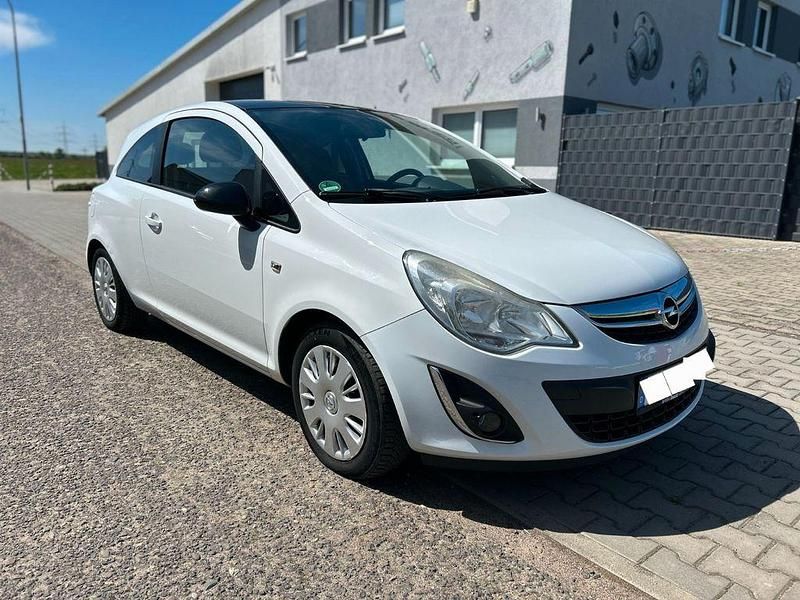 Gebraucht Opel Corsa Color Edition 69 PS (50 kW) 2012 Weiß Kleinwagen
