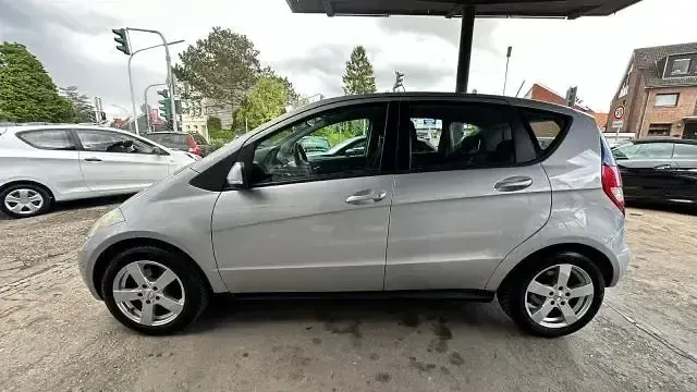 Używany Mercedes A160 82 KM (60 kW) 2008 Srebrny Sedan/Limuzyna