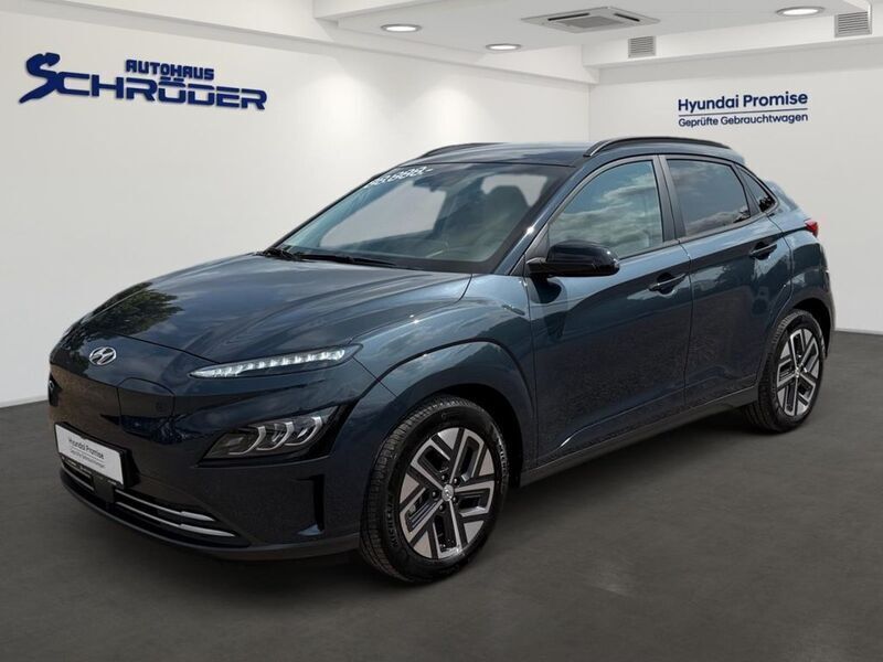 Teal blue / phantom black roof Gebraucht 2022 Hyundai Kona Prime SUV | 28.990 € (Teuer) - Bild 1/4